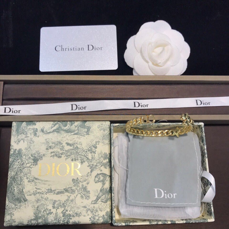 chr1st1an D10r bracelets